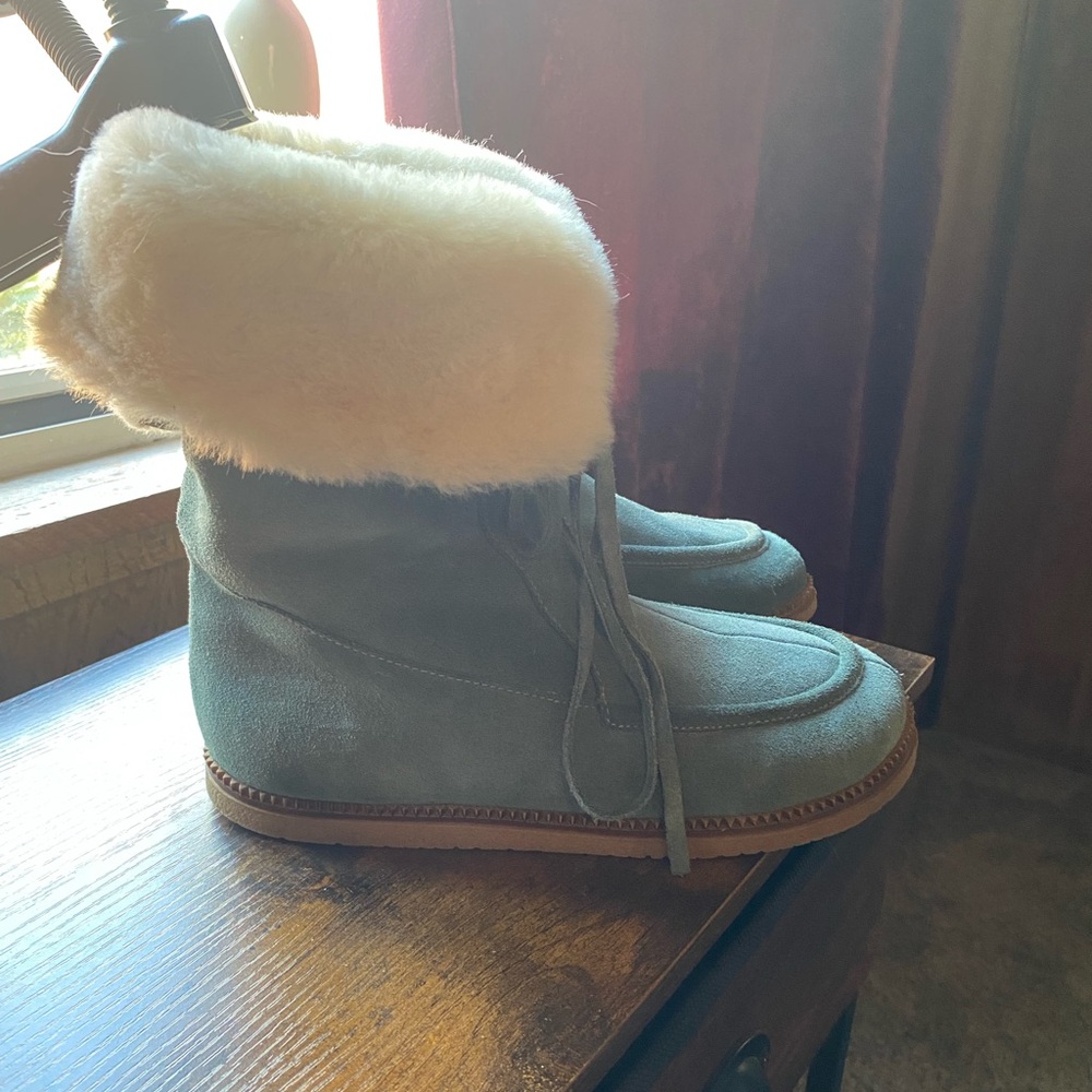 KORS Michael Kors Blue Lace Up Boots with Cream Fur